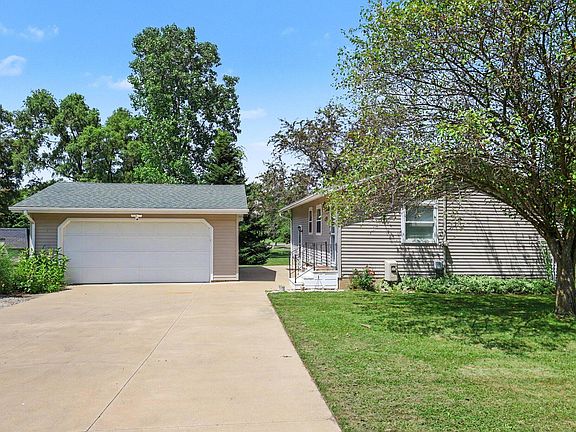 2nd image of 3604 Clinton Way
