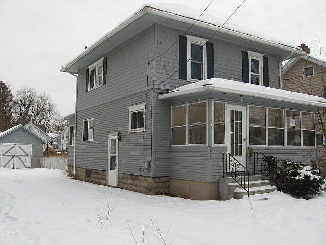 2nd image of 607 7th St