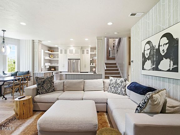 4th image of 3028 W Canyon Links Dr