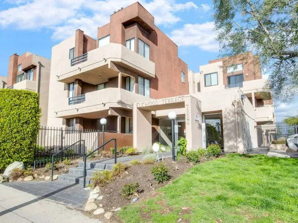 7826 Topanga Canyon Blvd #20, Canoga Park, CA 91304