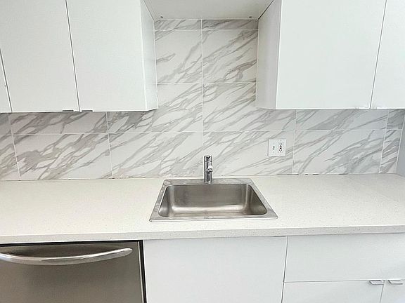 5th image of 1227 N Hayworth Ave #W9bw4pvmx