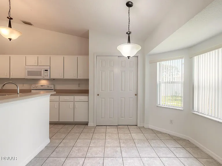 14 Riverdale Ln — Photo 3