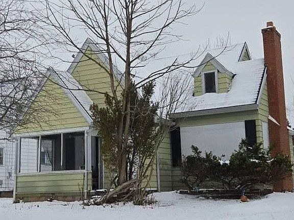 2nd image of 8 Riverview Hts