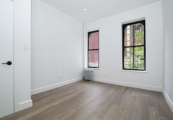 4th image of 138 Ludlow St APT 3