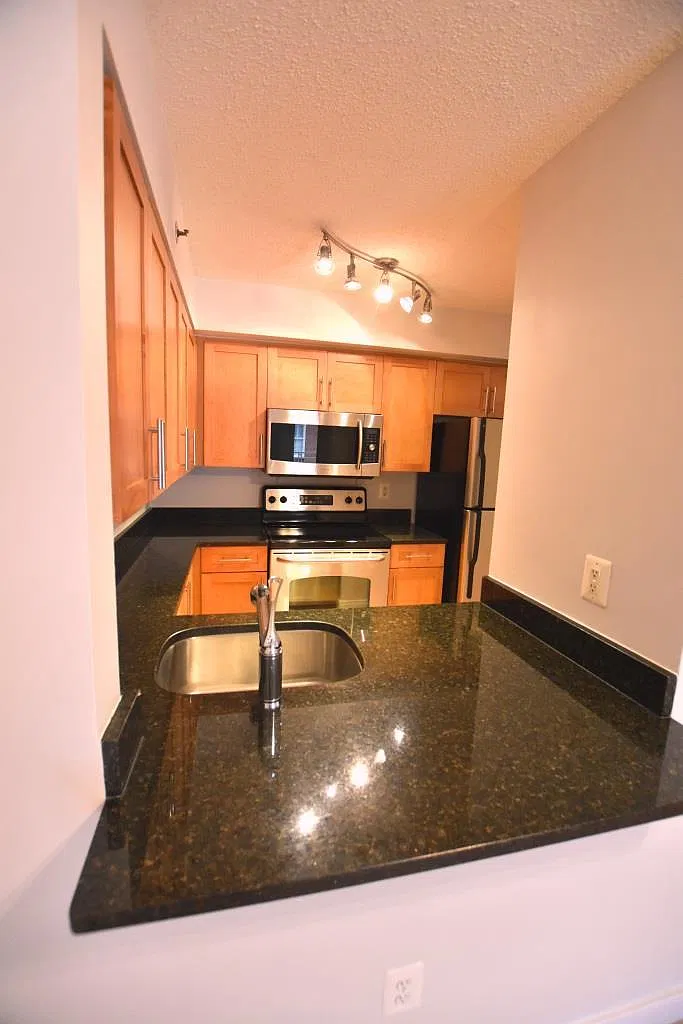 7500 Woodmont Ave — Photo 4
