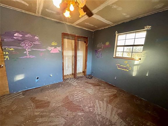 5th image of 322 E 4th St