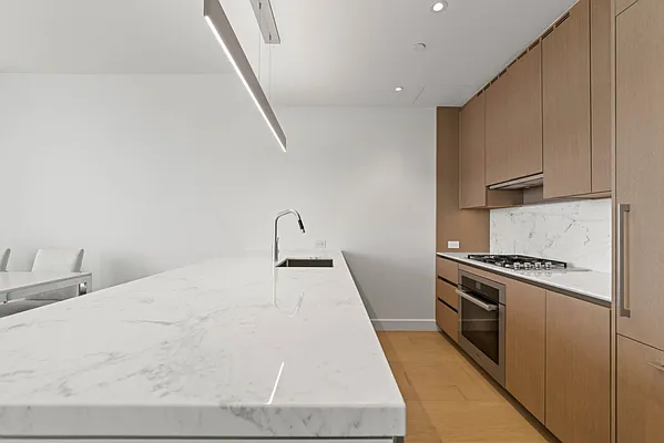 Rented by Kian Realty | media 14