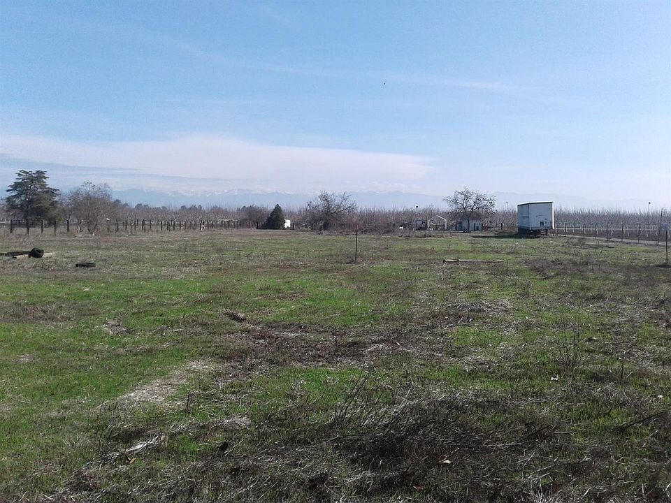 2nd image of 32360 Road 132