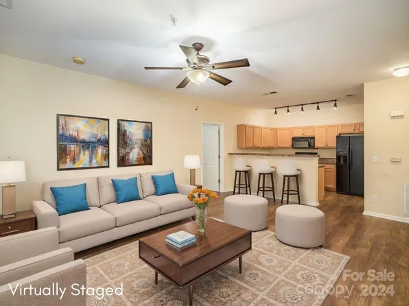 1272 Duncan Gardens Dr, Charlotte, NC 28206