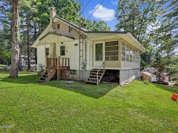 618 1st St, Hawley, PA 18428