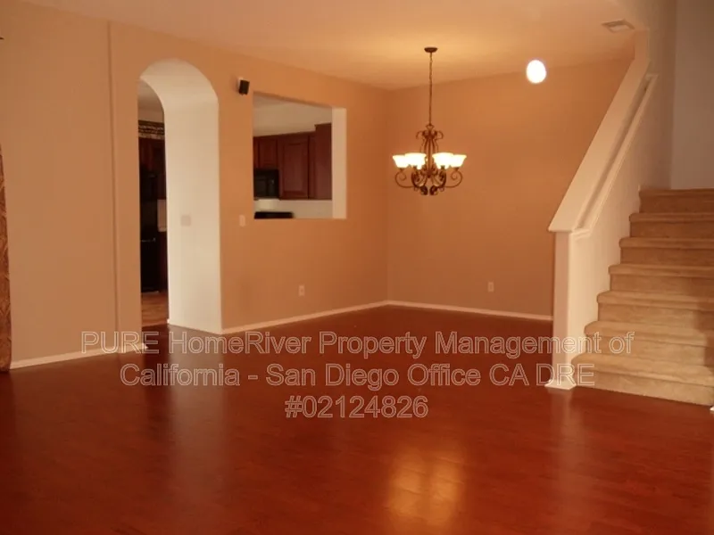 3 bed, 2.5 bath, 1800 sqft, $3,695 — Photo 4