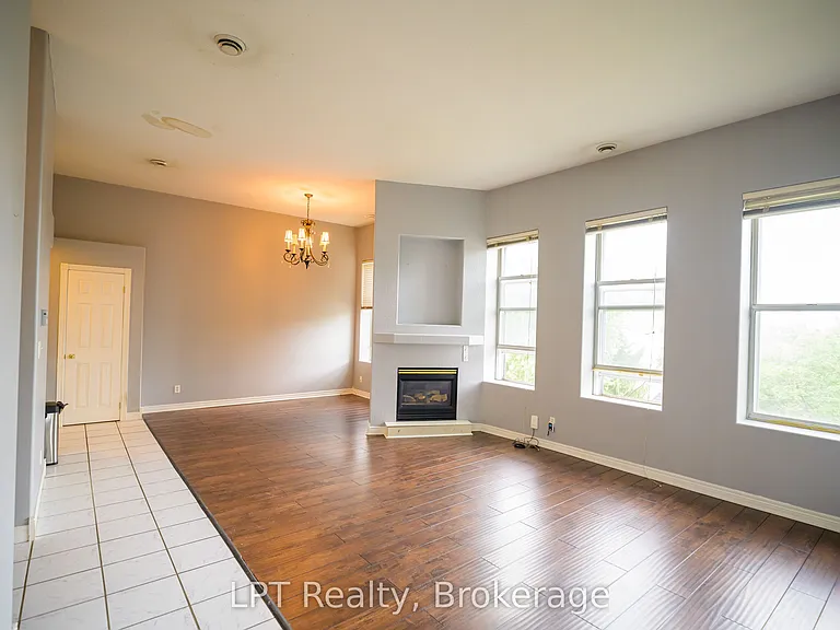317 Queen St #304 — Photo 19