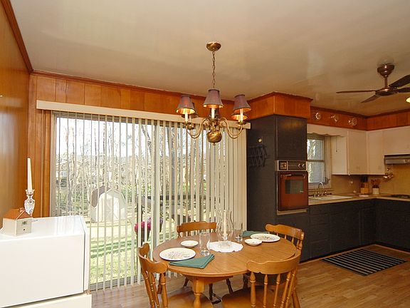2nd image of 218 Westridge Dr