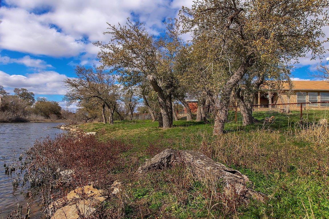 1001 Park St, Brady, TX 76825 Zillow
