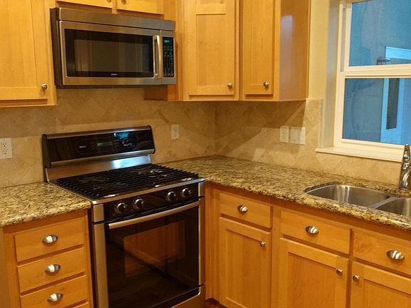 5th image of 118 Creekside Village Dr