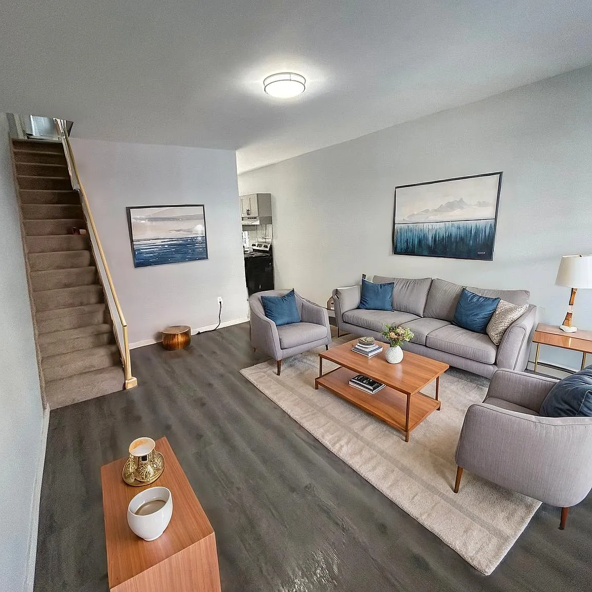 2 bed, 840 sqft, $1,300 — Photo 1