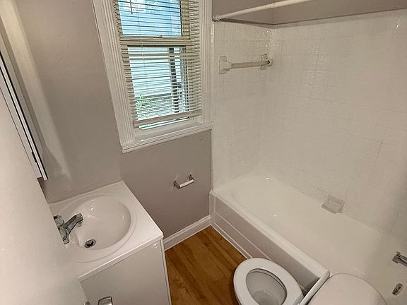 3rd image of 907 Oliver Ave N #1