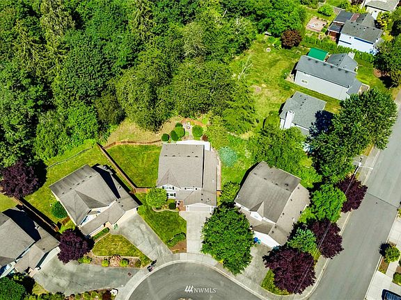 4th image of 26512 Kennedy Dr