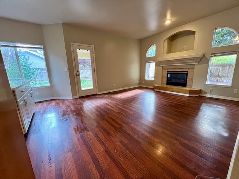 378 S Winthrop Way — Photo 9