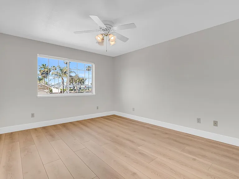 5650 Edgeview Dr — Photo 41