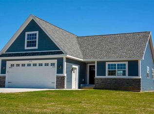 5284 Eaglehurst Dr, Traverse City, MI 49685