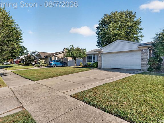 3rd image of 20674 Bourassa Ave