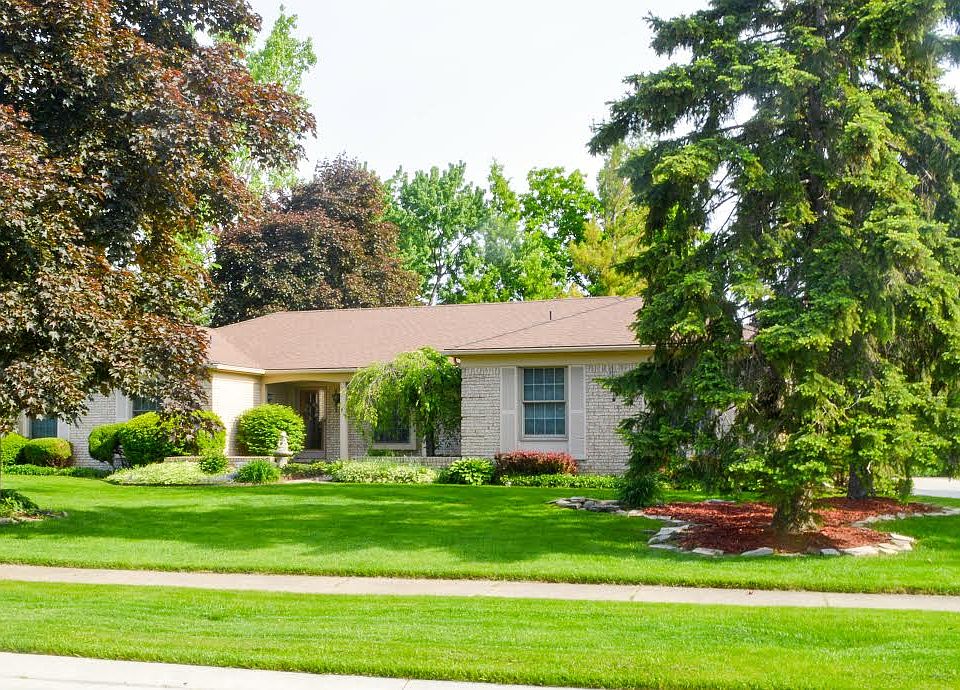 1st image of 5565 Folkstone Dr