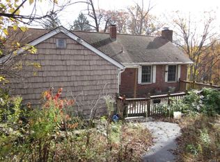 16 Kates Ln, Monroe, NY 10950