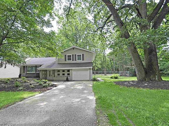 2nd image of 53200 N Twyckenham Dr