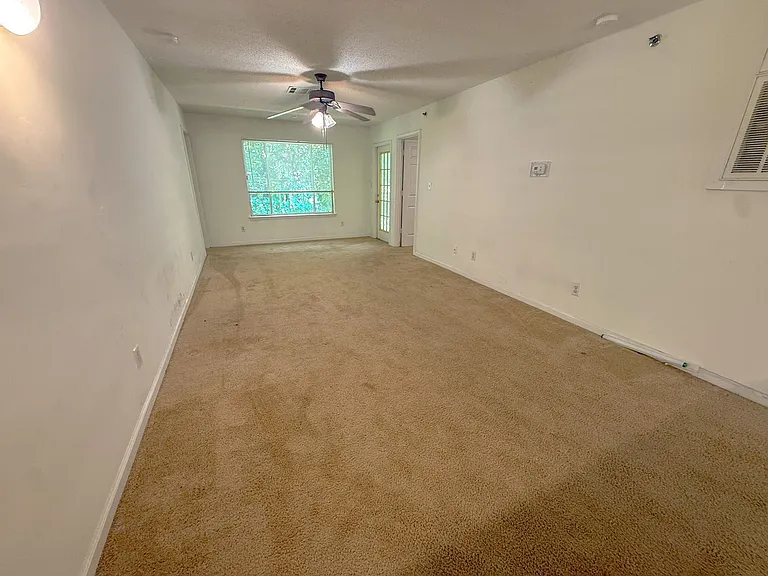 1500-303 Graduate Ln — Photo 3