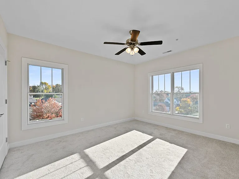 5233 Highpointe Lakes Dr #401 — Photo 9
