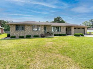 333 California St, Savanna, IL 61074