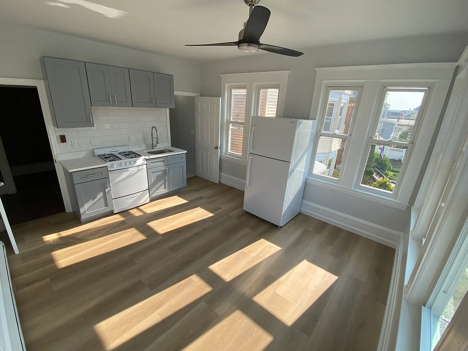 Studio, 252 sqft, $1,250 — Photo 1