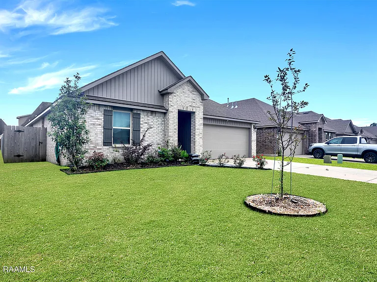 128 Emerald Star Ln — Photo 2