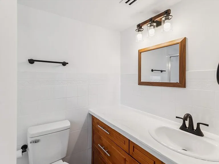 8700 N Sherman Cir — Photo 8