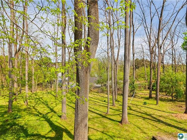 2011 Greenwood Rd, Allentown, PA 18103