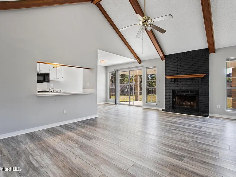 987 Bluff Rdg — Photo 9