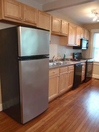 1st image of 1563 Bowman Ave