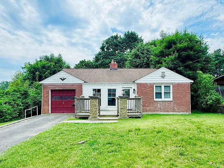 112 Ochsner Pl — Photo 1