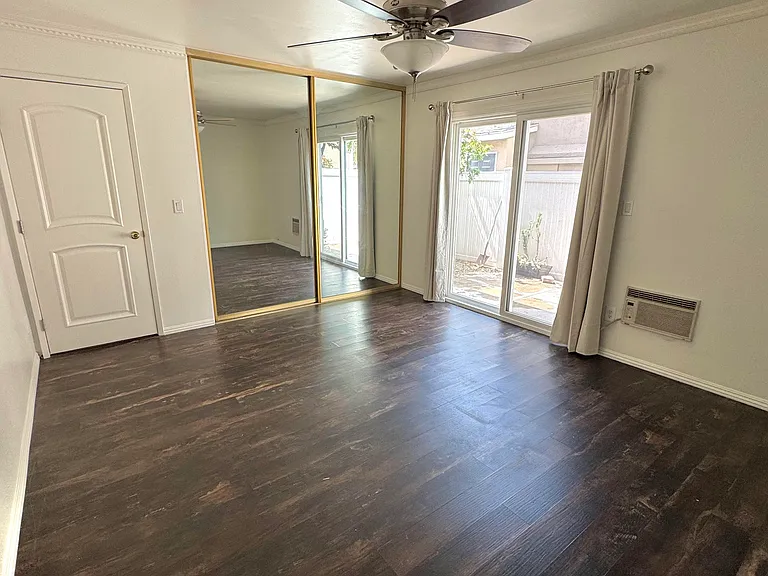 660 S Glassell St #15 — Photo 17