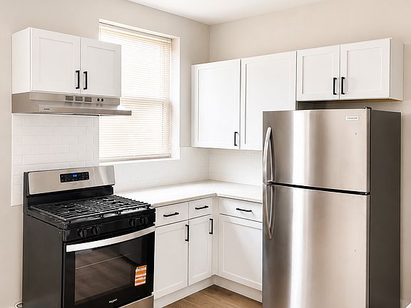2nd image of 7516-24 N Seeley Ave #11591275