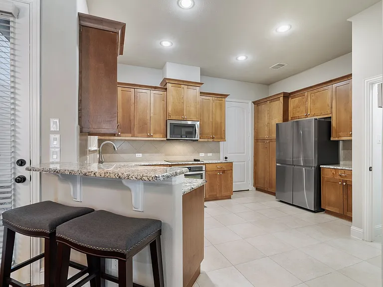 857 Dartford Dr — Photo 7