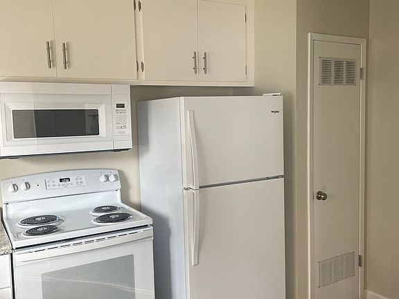 5th image of 1050-1090 Continental St #17