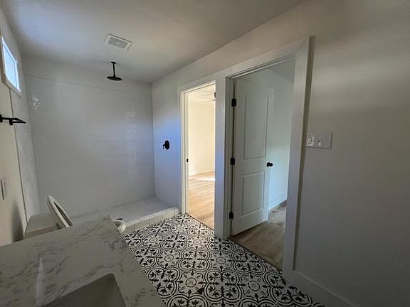 5th image of 815 Chihuahua St