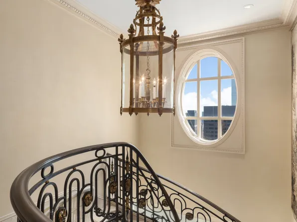 15 West 53rd Street image 16 of 26