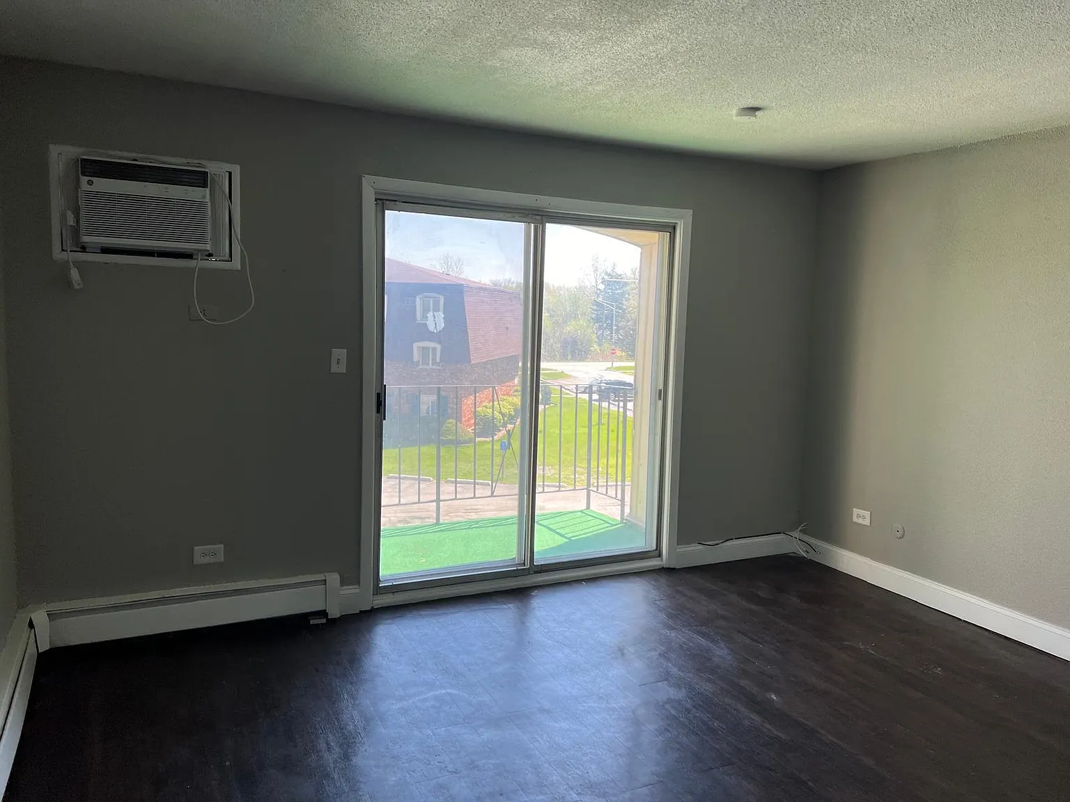 17984 Amherst Ct — Photo 2