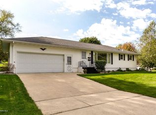 1032 24th St NW, Rochester, MN 55901