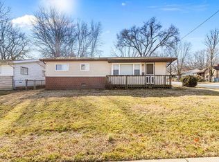 2002 E Cherry St, Springfield, MO 65802
