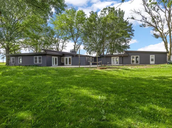 10714 Foulk Rd, La Porte City, IA 50651
