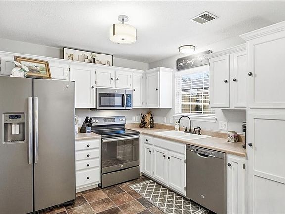 4th image of 5568 NW Moonlight Meadow Dr